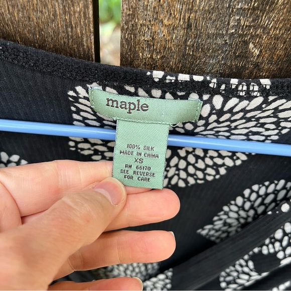 Maple By Anthropologie V-neck 100% Silk Floral Black & White Dress Sz XS - Picture 4 of 10